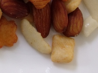 ricecrackerwnuts5.jpg